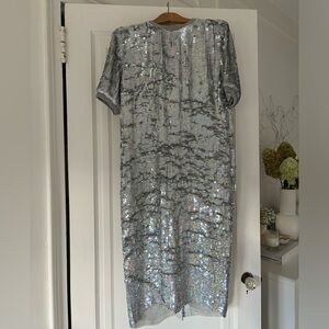 Midi dress sequin T-shirt style.